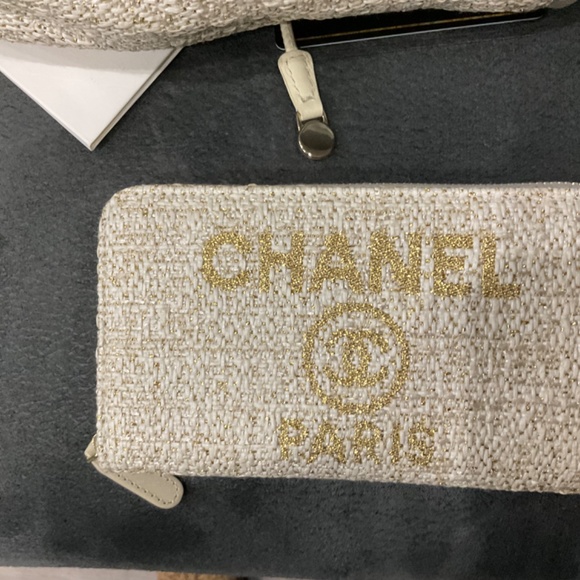 Chanel handbag and wallet - Picture 7 of 8